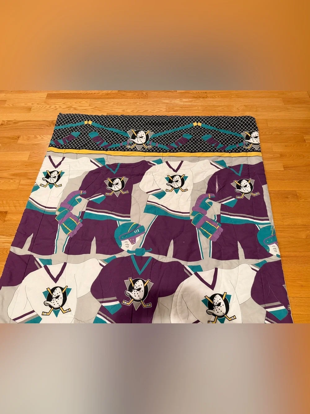 vintage 1990s Anaheim Mighty Ducks NHL Twin comforter